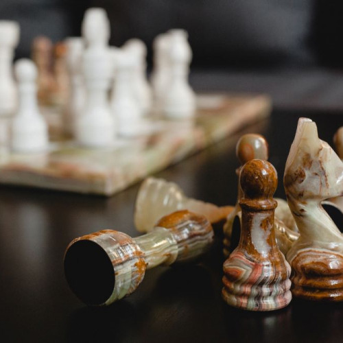 Schachspiel aus Onyx