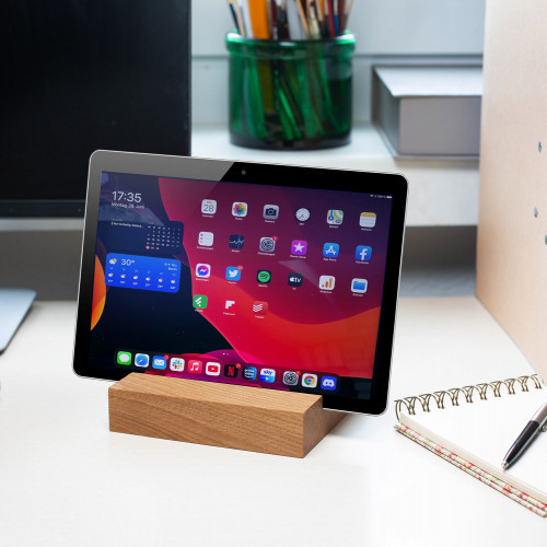 Halter für iPad in Eiche gewachst – wood and i